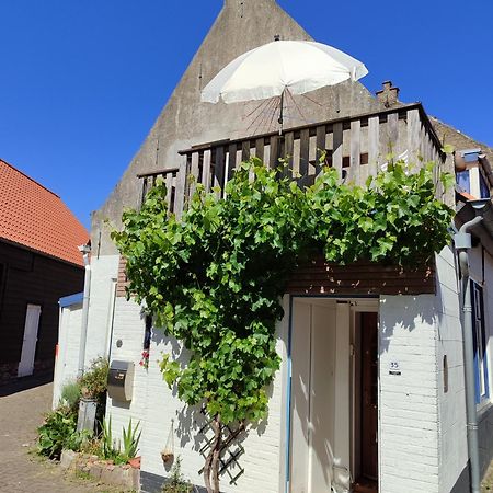 The Cosy Little House With The Sundial Βίλα Stavenisse Εξωτερικό φωτογραφία
